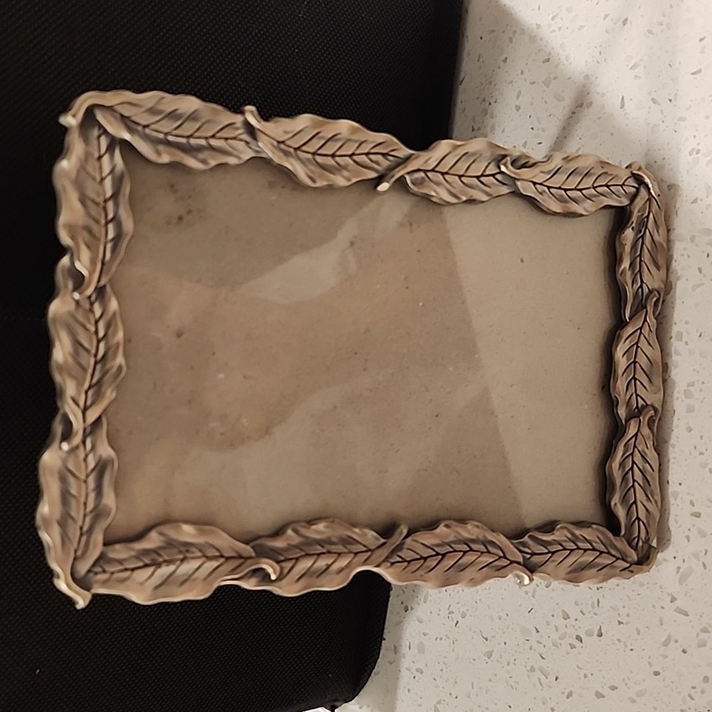 ELSA L SILVER LEAF PICTURE FRAME, 3.5" X 5.5"